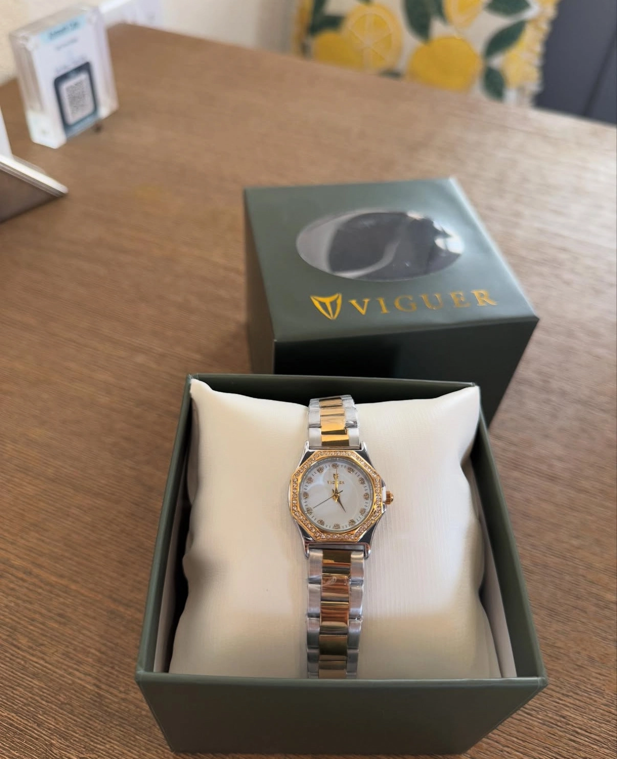 ساعات نسائيه بسعر 6.5 ريال مع ملحقاتها و توصيل مجاني