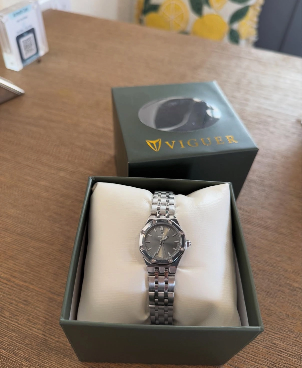 ساعات نسائيه بسعر 6.5 ريال مع ملحقاتها و توصيل مجاني