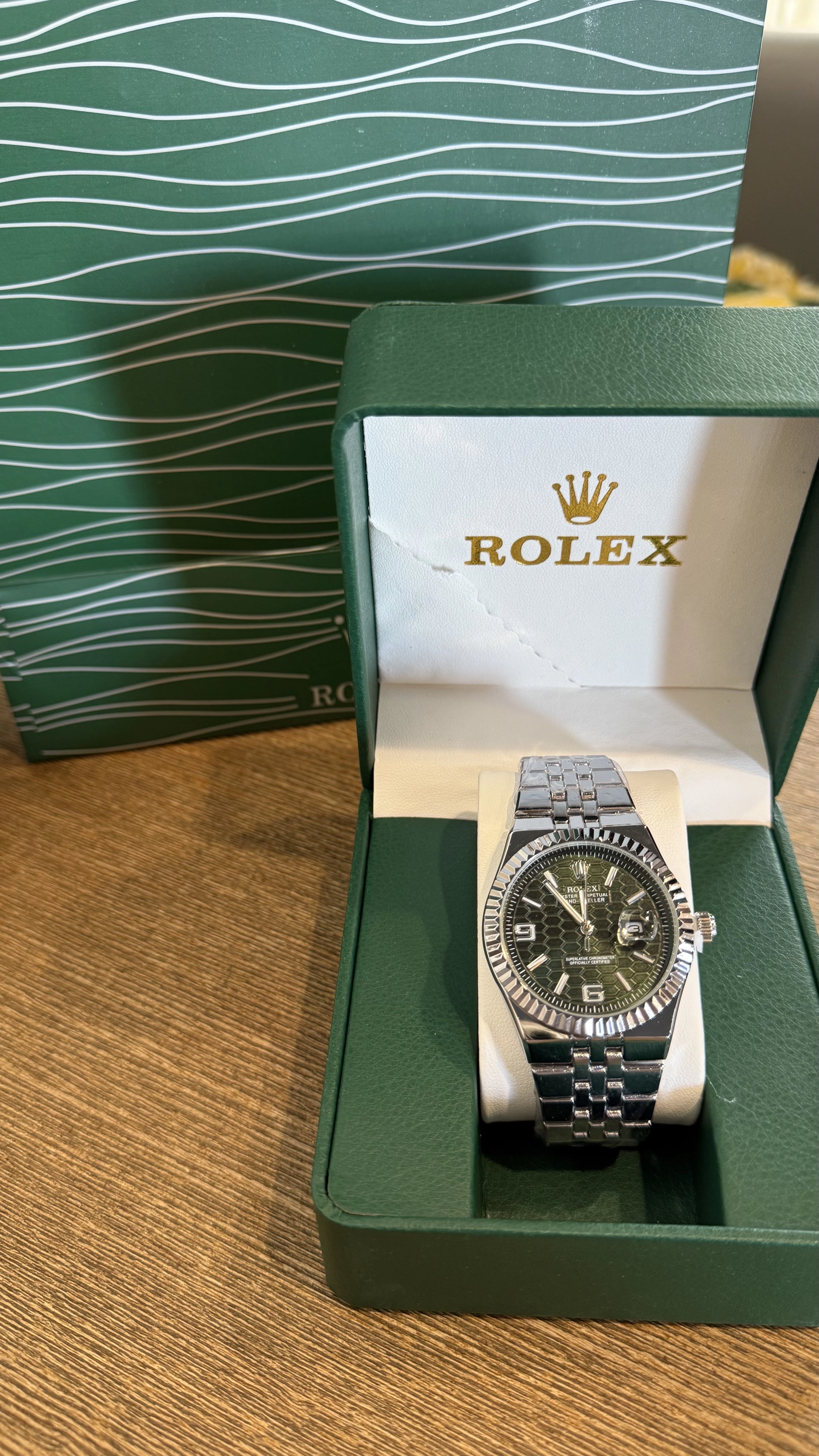 روليكس رجالي بسعر 7 ريال مع جميع ملحقاتها و توصيل مجاني